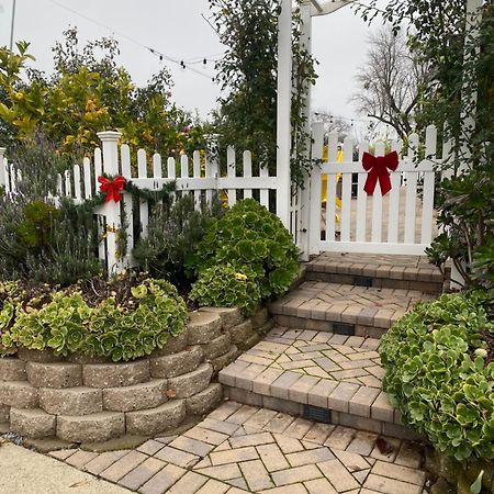 English Rose Garden Cottage Near Roseville, Ca Ситрес Хайтс Экстерьер фото