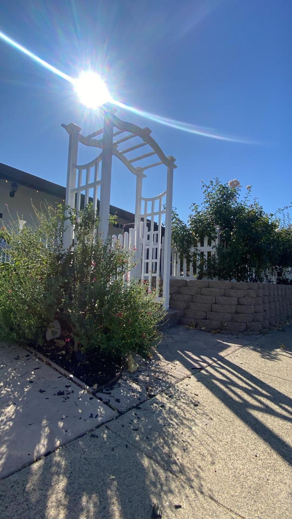 English Rose Garden Cottage Near Roseville, Ca Ситрес Хайтс Экстерьер фото